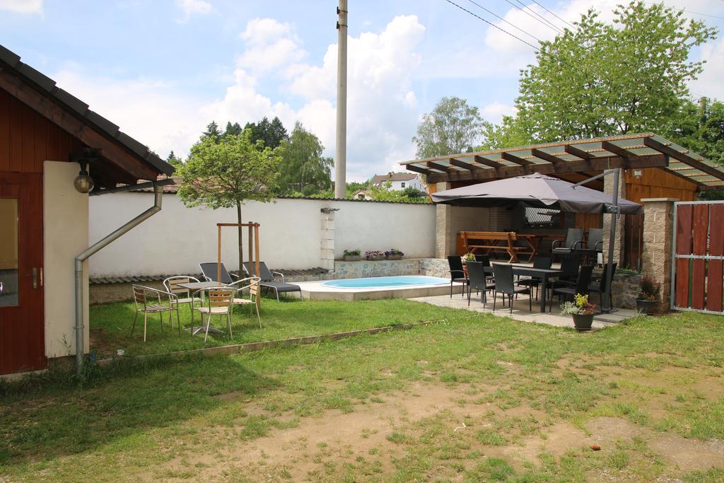 U Certa Hotel Čerčany Exterior foto